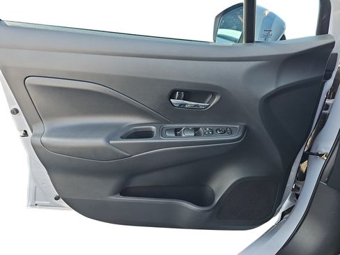 Used 2025 Nissan Versa SV w/ Trunk Package FWD image 22