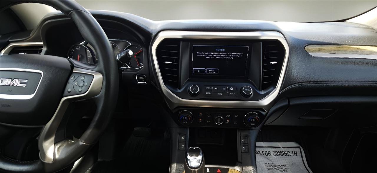 Used 2017 GMC Acadia Denali w/ Technology Package AWD/4WD image 14