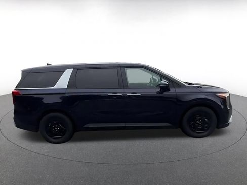 Used 2026 Kia Carnival FWD image 16