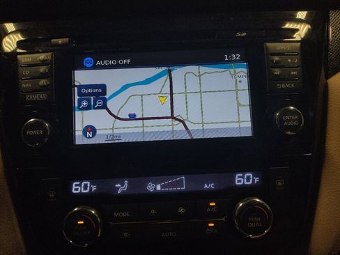 Used 2015 Nissan Rogue SL FWD image 25