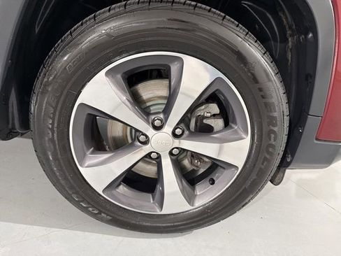 Used 2019 Jeep Cherokee Limited w/ Trailer Tow Group image 14