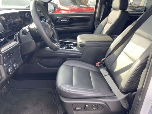 Used 2025 Chevrolet Tahoe LT image 14