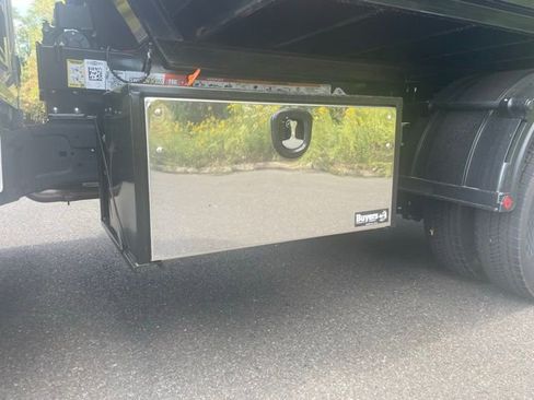 New 2024 Ford F550 4x4 Regular Cab Super Duty image 4