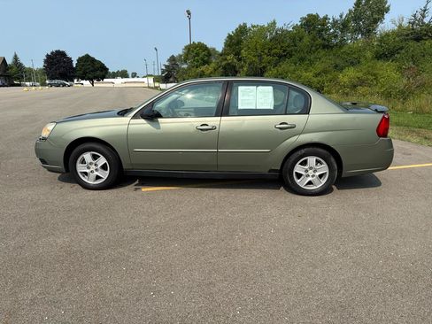 Used 2005 Chevrolet Malibu LS w/ Preferred Equipment Group FWD image 8
