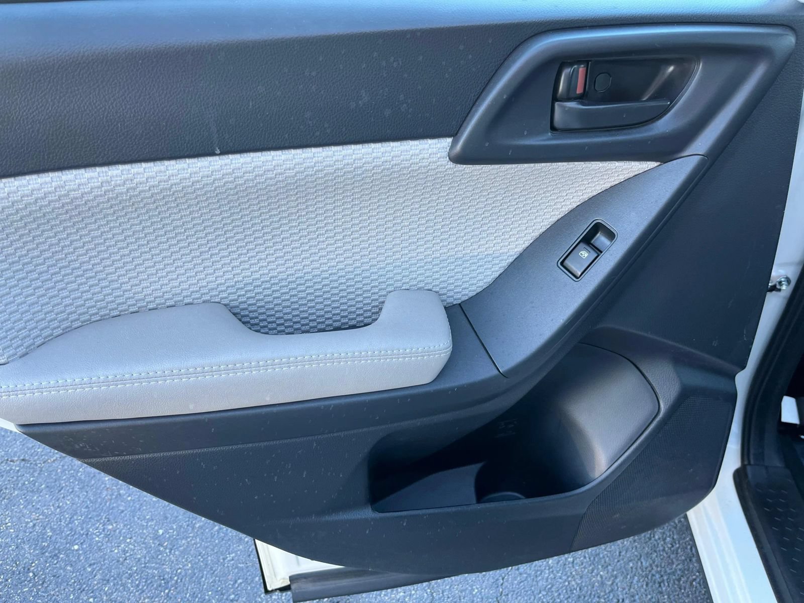 Used 2017 Subaru Forester 2.5i AWD/4WD image 48