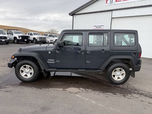 Used 2017 Jeep Wrangler Unlimited Sport AWD/4WD image 2