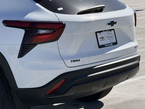 New 2026 Chevrolet Trax RS w/ Sunroof Package image 6