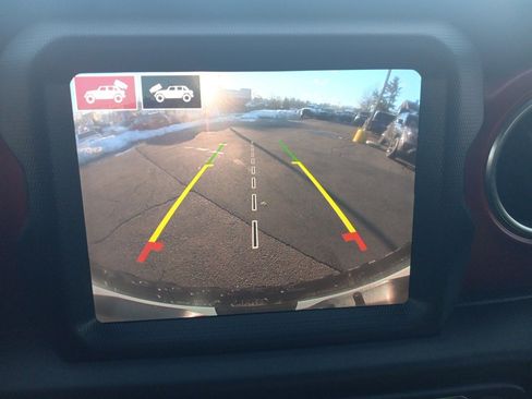 Used 2023 Jeep Wrangler Unlimited Rubicon w/ Steel Bumper Group image 15