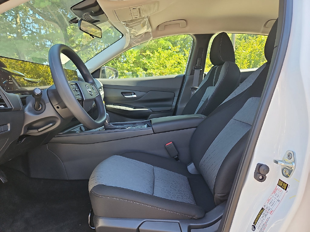 New 2027 Nissan Sentra SV w/ Floor Mat Package FWD image 13