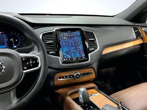 Certified 2024 Volvo XC90 B5 Plus image 7