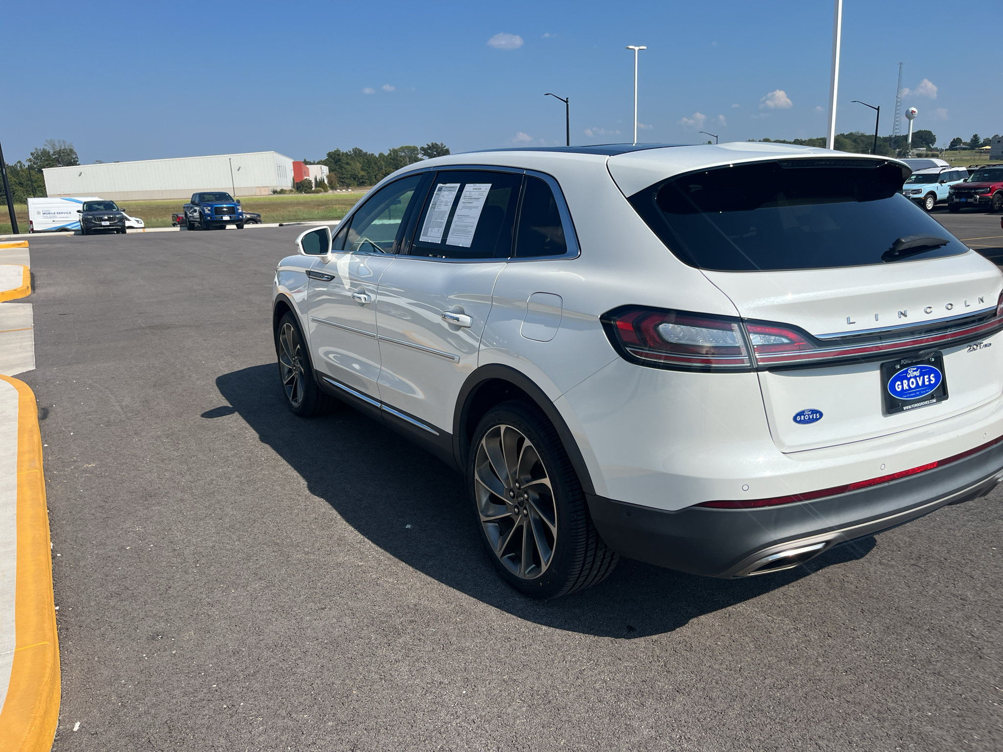 Used 2020 Lincoln Nautilus Reserve w/ Equipment Group 201A AWD/4WD image 7