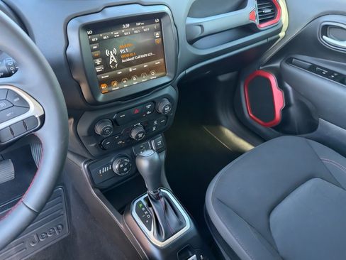 Used 2023 Jeep Renegade Trailhawk image 24