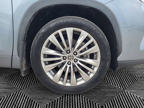 Used 2021 Toyota Highlander Platinum AWD/4WD image 16