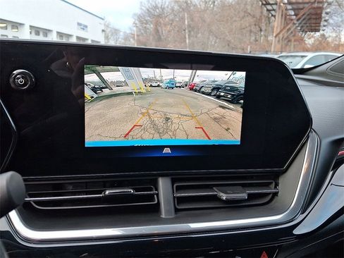 Certified 2024 Chevrolet Trax RS w/ Driver Confidence Package image 15