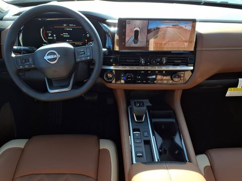 New 2026 Nissan Pathfinder Platinum image 11