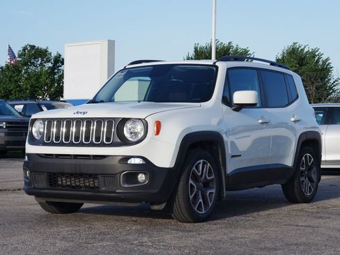 Used 2015 Jeep Renegade Latitude FWD image 4