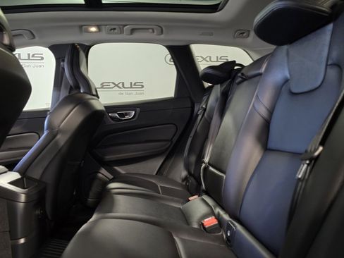 Used 2022 Volvo XC60 T8 Inscription Expression image 27