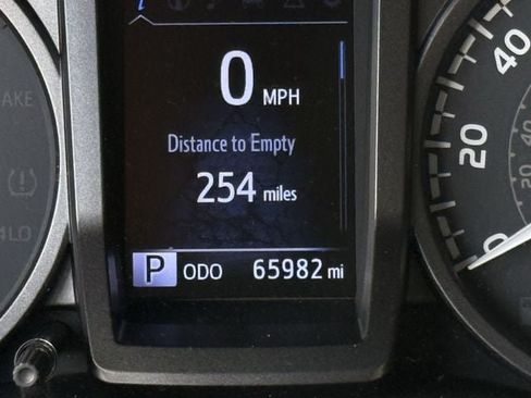 Used 2019 Toyota Tacoma TRD Off-Road AWD/4WD image 15