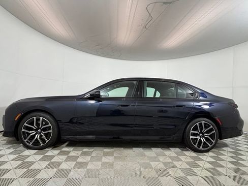 Used 2025 BMW 760i xDrive AWD/4WD image 4