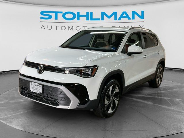 Used 2026 Volkswagen Taos SE AWD/4WD image 1