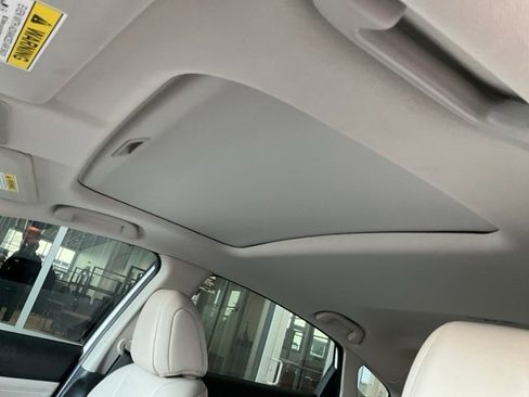 Used 2019 Honda Insight Touring image 7