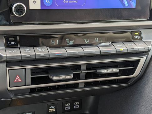 Used 2025 Toyota Camry LE FWD image 17