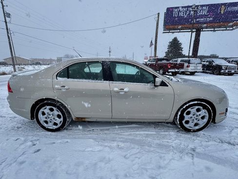 Used 2010 Ford Fusion SE image 32