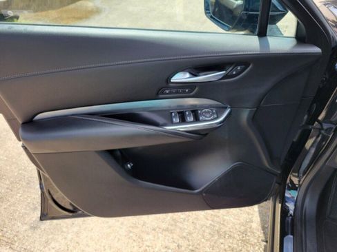 Used 2024 Cadillac XT4 Premium Luxury image 25