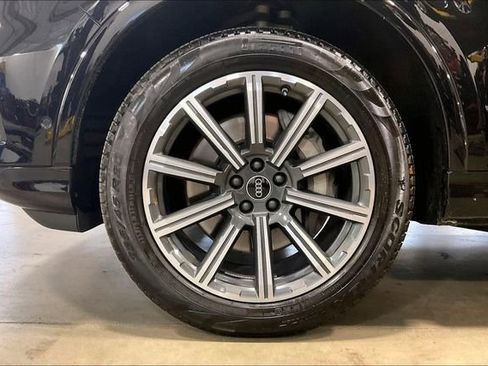 Used 2023 Audi Q7 2.0T Premium Plus w/ Premium Plus Package AWD/4WD image 9
