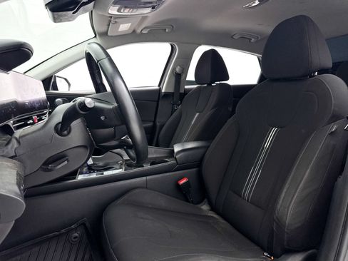 Used 2023 Hyundai Elantra SEL w/ Convenience Package FWD image 18