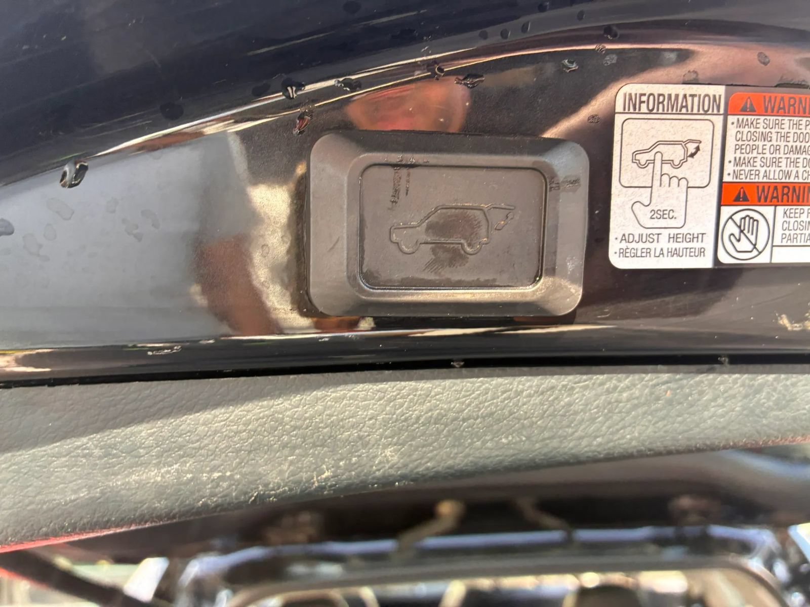 Used 2015 Toyota RAV4 Limited w/ Technology Package AWD/4WD image 37