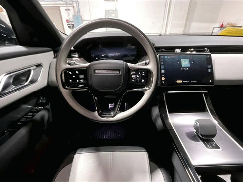 Used 2024 Land Rover Range Rover Velar Dynamic SE image 5