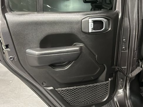 Used 2024 Jeep Wrangler Unlimited w/ Convenience Group AWD/4WD image 25