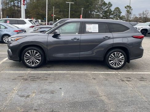 Used 2020 Toyota Highlander Platinum image 4