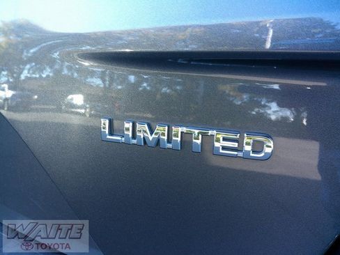 Certified 2022 Toyota Prius Prime Limited image 9