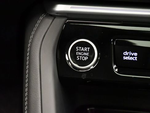 Used 2025 Audi Q5 Premium w/ Convenience Package image 28