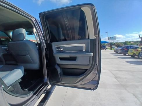 Used 2019 RAM 1500 Classic SLT w/ Luxury Group AWD/4WD image 17