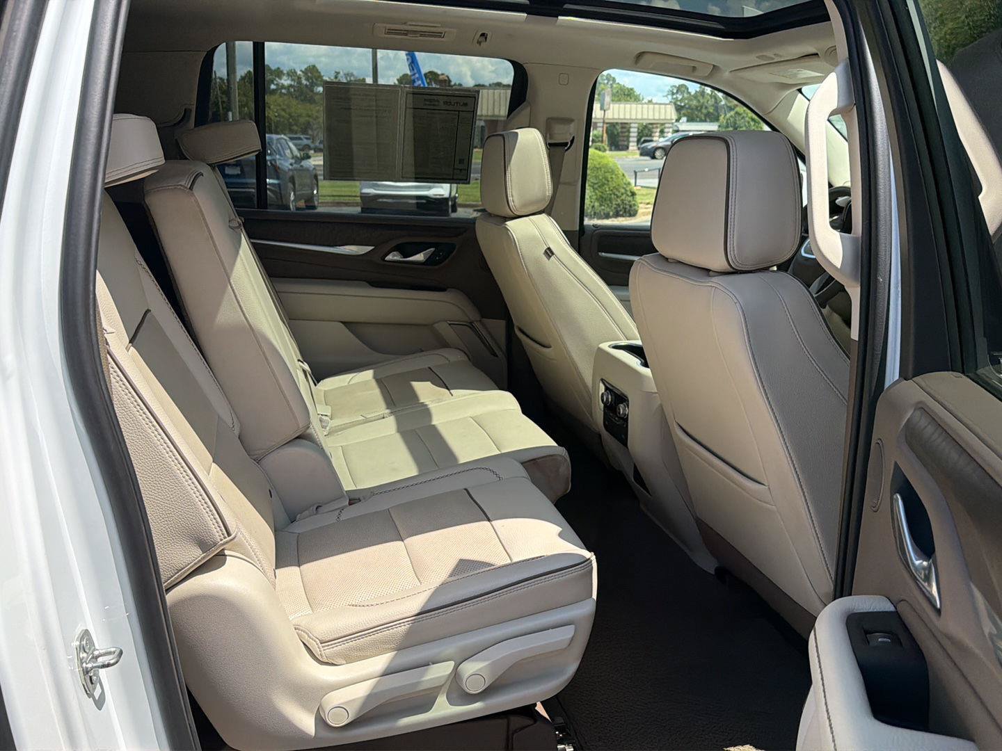 Used 2024 GMC Yukon XL Denali RWD image 14