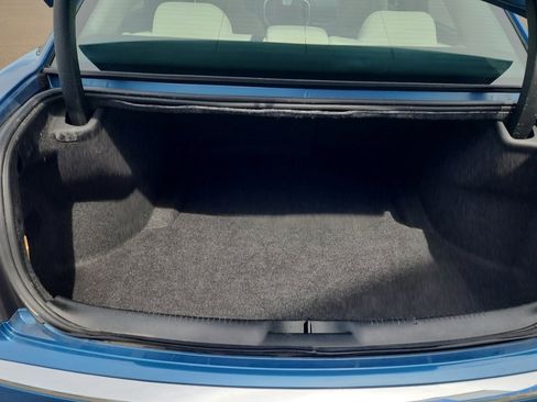 Used 2020 Chrysler 300 Touring image 5