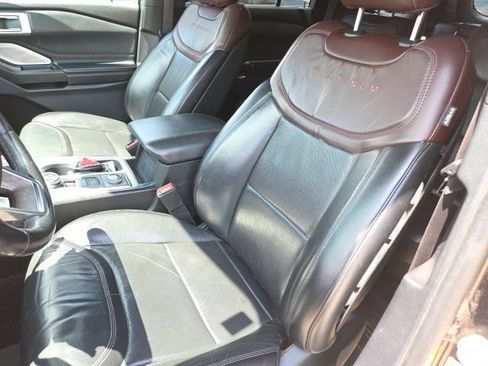 Used 2020 Ford Explorer Platinum w/ Premium Technology Package AWD/4WD image 10