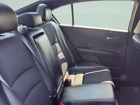 Used 2016 Honda Accord Sport image 16