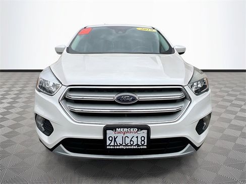 Used 2019 Ford Escape SE image 2