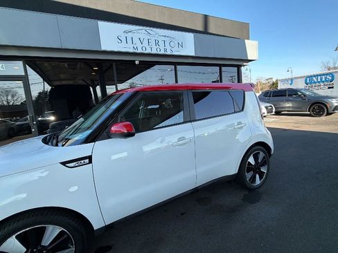 Used 2017 Kia Soul + w/ Designer's Package image 14