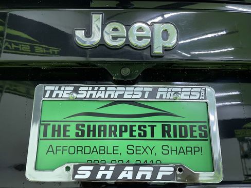 Used 2017 Jeep Renegade Latitude w/ Cold Weather Group image 12