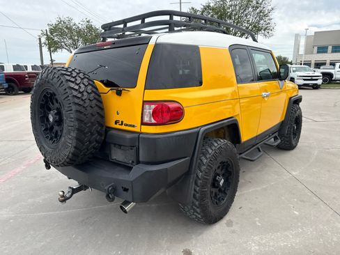 Used 2007 Toyota FJ Cruiser 4WD image 3
