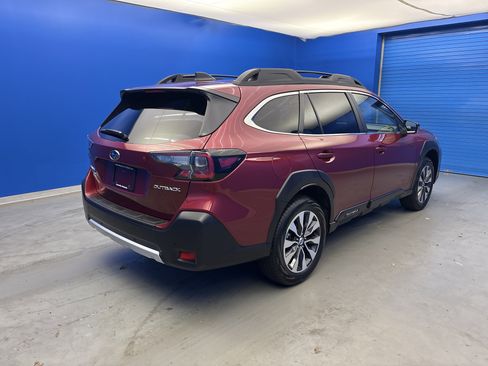 Certified 2025 Subaru Outback Limited AWD/4WD image 7