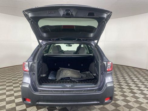 Used 2025 Subaru Outback Premium AWD/4WD image 11
