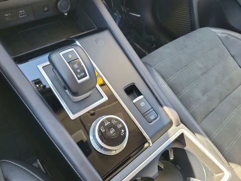 Used 2024 Mitsubishi Outlander SE image 34