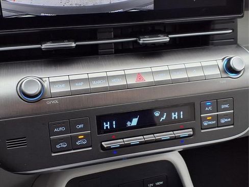 Used 2024 Hyundai Kona SEL image 11