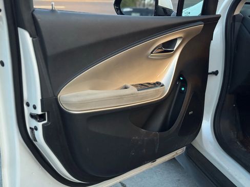 Used 2011 Chevrolet Volt Premium w/ Premium Trim Package image 10